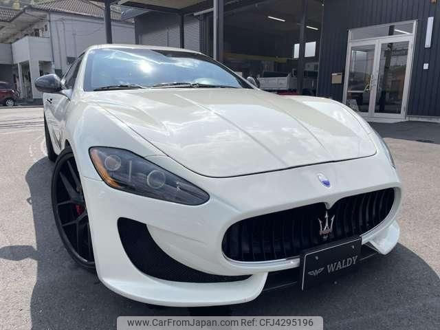 maserati granturismo 2010 CFJ4295196 image 2