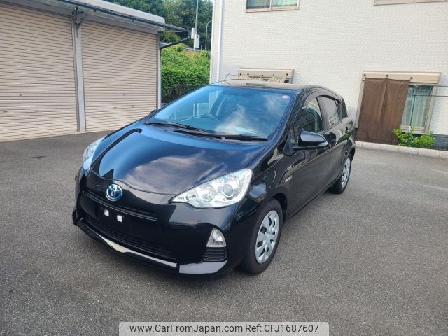 toyota aqua 2012 CFJ1687607 image 1