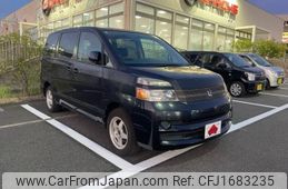 toyota voxy 2006 CFJ1683235