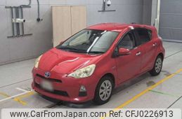 toyota aqua 2013 -TOYOTA--AQUA DAA-NHP10--NHP10-2284558---TOYOTA--AQUA DAA-NHP10--NHP10-2284558-