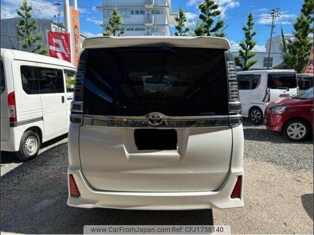 toyota voxy 2018 CFJ1758140 image 2