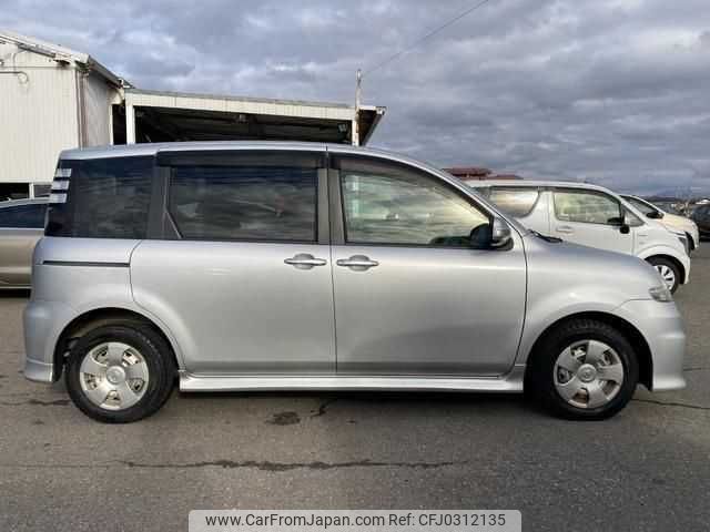 toyota sienta 2010 TE2289 image 2