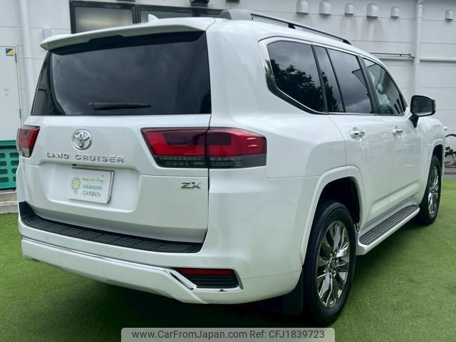 toyota land-cruiser 2024 CFJ1839723 image 2