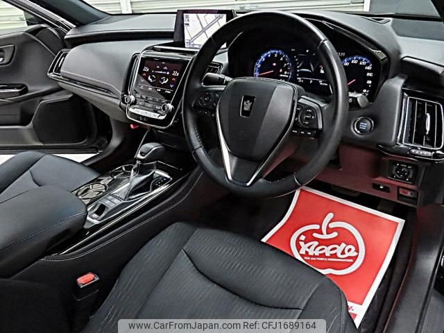 toyota crown 2020 CFJ1689164 image 2