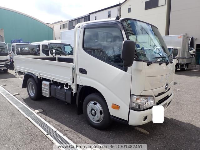 hino dutro 2025 GOO_NET_EXCHANGE_0707934A30250716W003 image 1