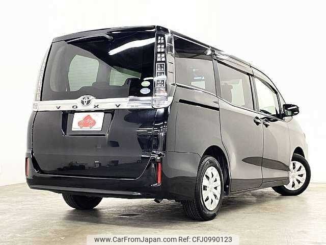 toyota voxy 2014 504928-929171 image 2