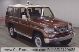 car_ee69fb18-4d05-4ffb-82f4-