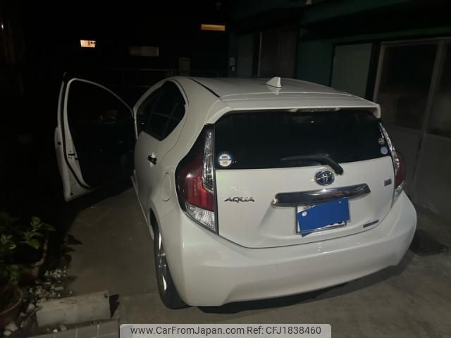 toyota aqua 2016 CFJ1838460 image 2