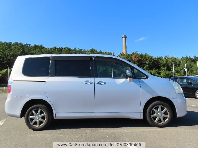 toyota noah 2009 NIKYO_HX36421 image 1