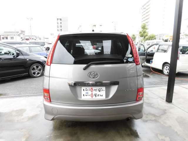 toyota isis 2006 2222435-KRM15536-15586-3062R image 2