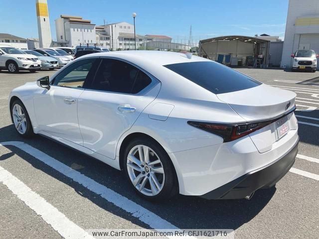 lexus is 2023 CFJ1621716 image 2