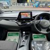 toyota c-hr 2017 quick_quick_DAA-ZYX10_ZYX10-2042885 image 18