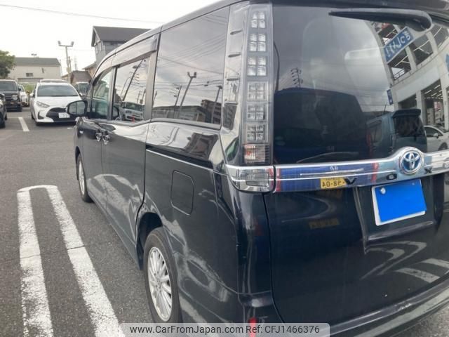 toyota voxy 2015 CFJ1466376 image 2