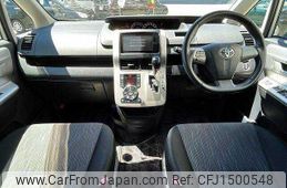 toyota voxy 2010 CFJ1500548