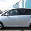 toyota ractis 2010 CFJ1527248 image 4