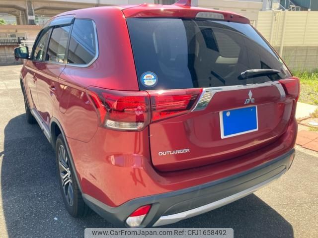 mitsubishi outlander 2017 CFJ1658492 image 2