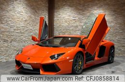 lamborghini lamborghini-aventador 2013 CFJ0858814