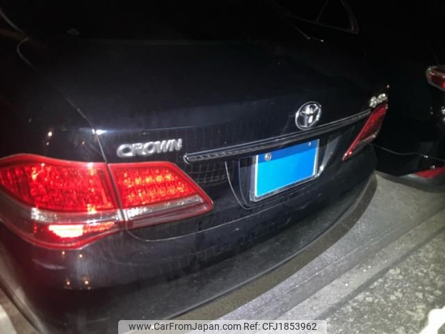 toyota crown 2010 CFJ1853962 image 2