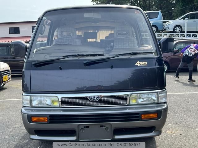 nissan caravan-coach 1994 GOO_JP_700090373030240928003 image 2