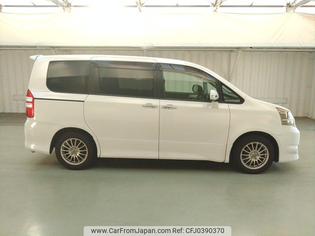 toyota noah 2011 ENHANCEAUTO_1_ea290123 image 2