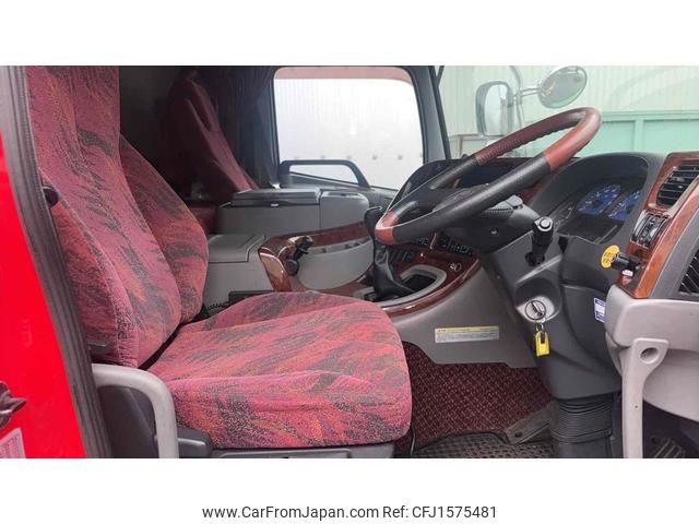 nissan diesel-ud-quon 2013 CFJ1575481 image 2
