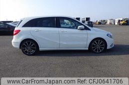 mercedes-benz b-class 2014 NIKYO_BP97271