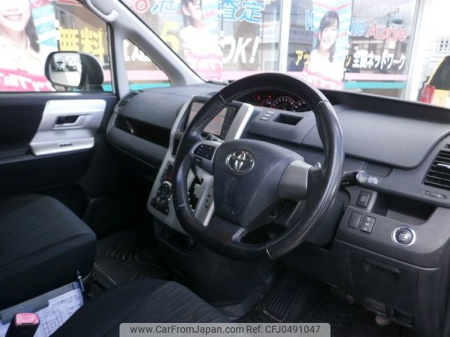 toyota noah 2012 -TOYOTA--Noah DBA-ZRR70W--ZRR70-0480886---TOYOTA--Noah DBA-ZRR70W--ZRR70-0480886- image 2