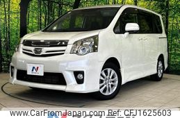 toyota noah 2012 CFJ1625603