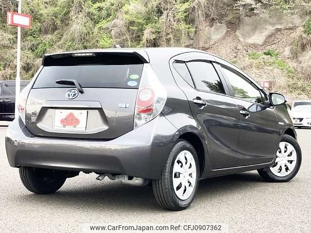 toyota aqua 2012 CFJ0907362 image 2
