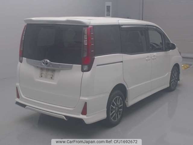 toyota noah 2014 CFJ1692672 image 2