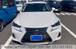 lexus is 2017 CFJ1857853