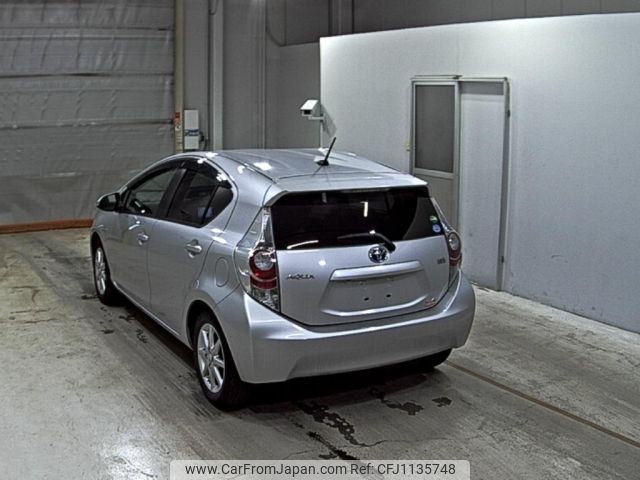 toyota aqua 2013 -TOYOTA--AQUA NHP10-6194208---TOYOTA--AQUA NHP10-6194208- image 2