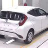 toyota aqua 2022 -TOYOTA--AQUA 6AA-MXPK11--MXPK11-2075050---TOYOTA--AQUA 6AA-MXPK11--MXPK11-2075050- image 2