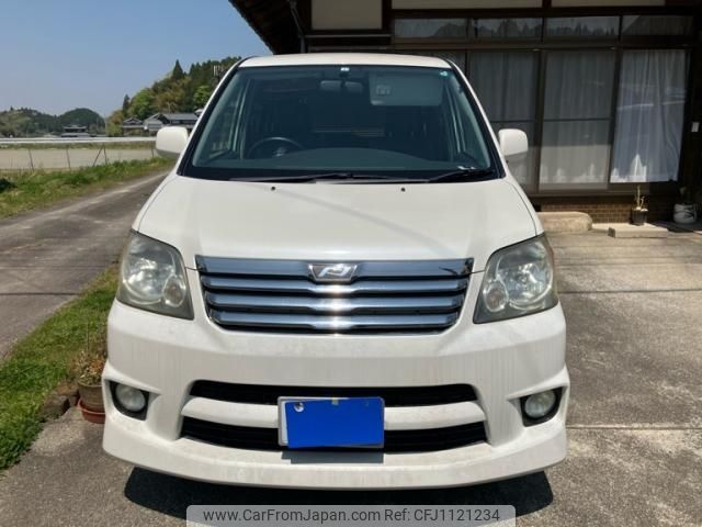 toyota noah 2003 -TOYOTA--Noah TA-AZR60G--AZR60-0172542---TOYOTA--Noah TA-AZR60G--AZR60-0172542- image 1