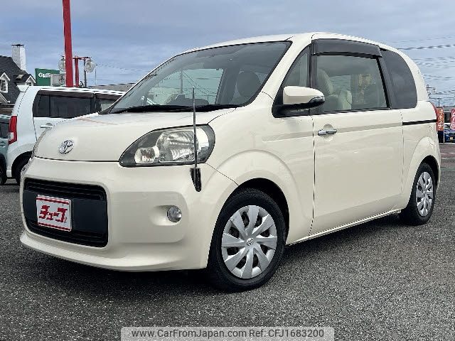toyota porte 2012 CFJ1683200 image 1