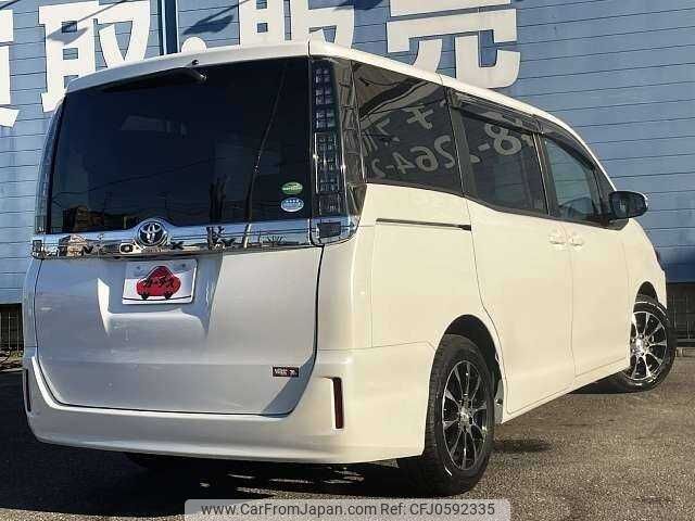 toyota voxy 2016 504928-926860 image 2