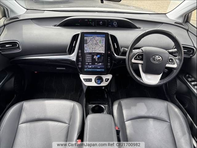 toyota prius-phv 2017 CFJ1700982 image 2