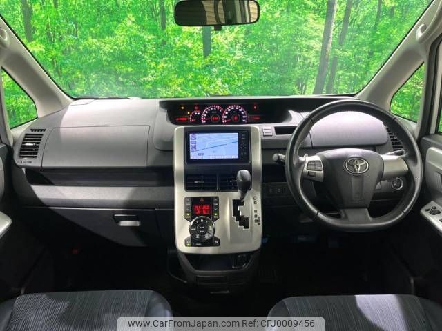 toyota voxy 2011 -TOYOTA--Voxy DBA-ZRR70W--ZRR70-0446594---TOYOTA--Voxy DBA-ZRR70W--ZRR70-0446594- image 2