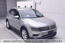 volkswagen tiguan 2019 -VOLKSWAGEN--VW Tiguan 5NDFGF-KW838935---VOLKSWAGEN--VW Tiguan 5NDFGF-KW838935-