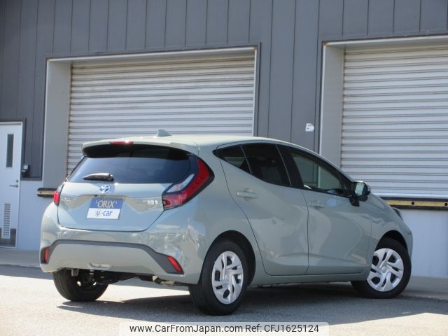 toyota aqua 2023 CFJ1625124 image 2