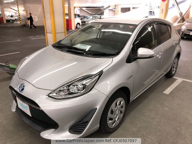 toyota aqua 2018 NHP10-2592612 image 1