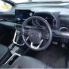 toyota noah 2022 quick_quick_6AA-ZWR90W_0013239 image 3