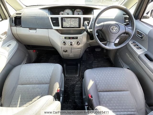 toyota voxy 2003 CFJ0685411 image 2