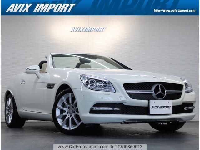 mercedes-benz slk-class 2011 quick_quick_172448_WDD1724482F021895 image 1