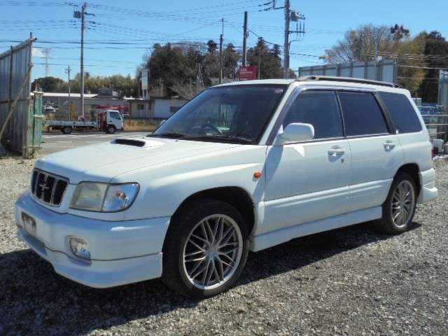 subaru forester 2000 17051C image 1