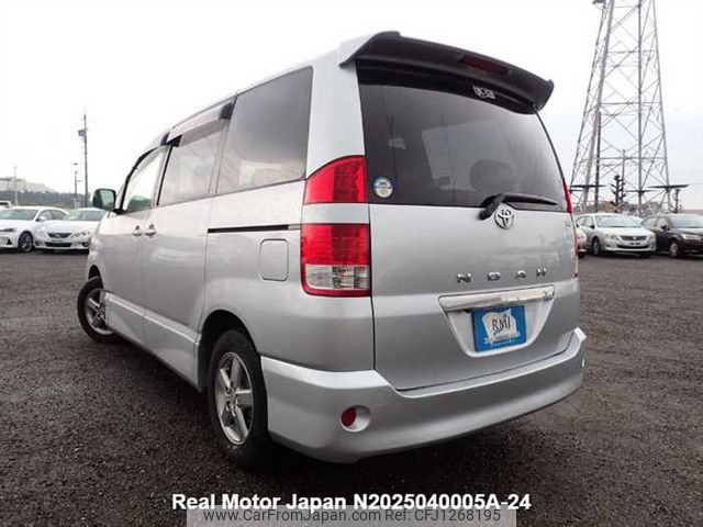 toyota noah 2005 3282185-N2025040005A-24 image 2