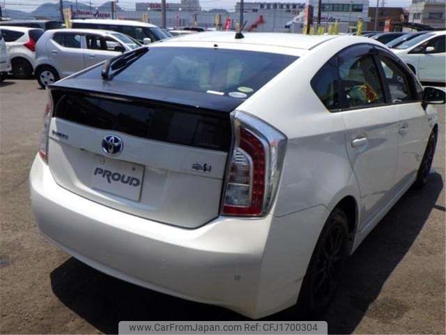 toyota prius 2012 CFJ1700304 image 2