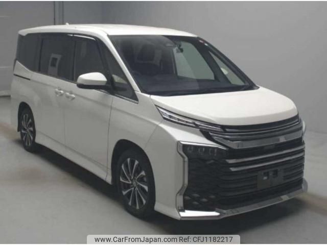 toyota voxy 2022 quick_quick_6AA-ZWR90W_0049451 image 1