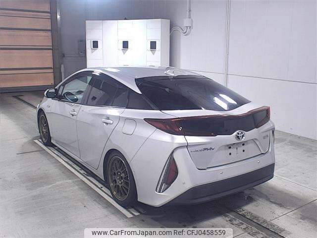 toyota prius-phv 2017 -TOYOTA--Prius PHV ZVW52-3013023---TOYOTA--Prius PHV ZVW52-3013023- image 2