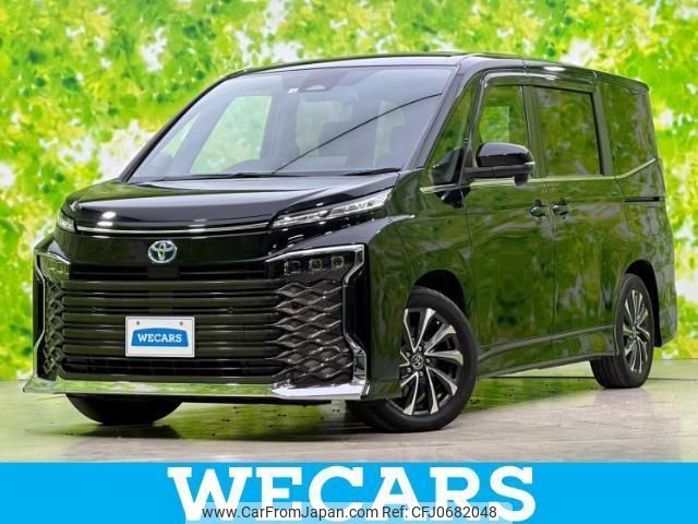 2022 Toyota Voxy 6AA-ZWR90W - Car Price $29,611